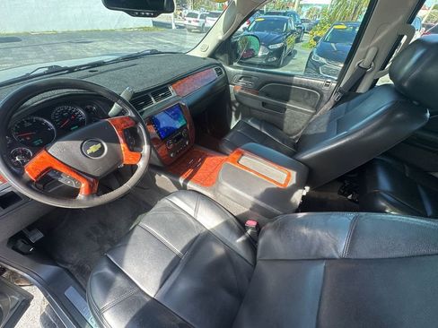 Used 2012 Chevrolet Avalanche LTZ image 14