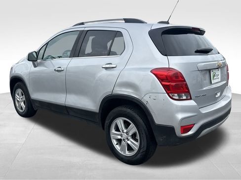 Used 2018 Chevrolet Trax LT w/ LT Convenience Package image 6