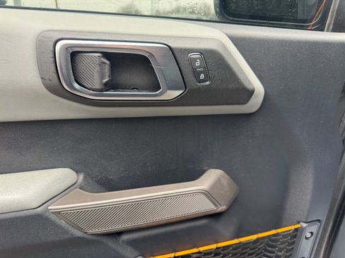 Used 2021 Ford Bronco Badlands image 4