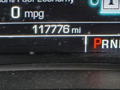 Used 2018 Chevrolet Equinox LT w/ Sun & Infotainment Package AWD/4WD image 3