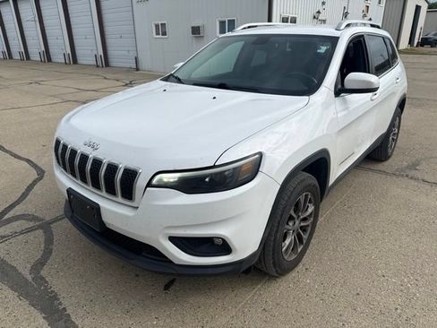Used 2019 Jeep Cherokee Latitude Plus w/ Cold Weather Group AWD/4WD image 5