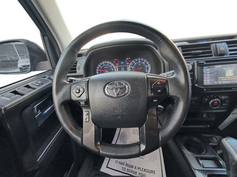 Used 2018 Toyota 4Runner TRD Off-Road image 12