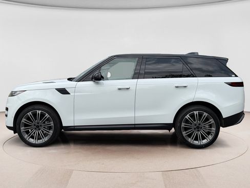 Used 2026 Land Rover Range Rover Sport SE AWD/4WD image 2