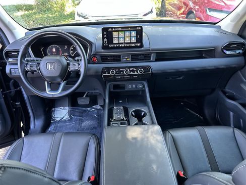 Used 2025 Honda Pilot EX-L image 10