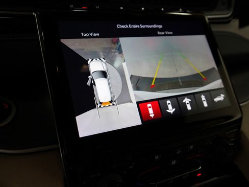 Used 2023 Jeep Grand Cherokee Limited w/ Luxury Tech Group II image 25