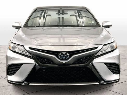 Used 2019 Toyota Camry XSE image 4