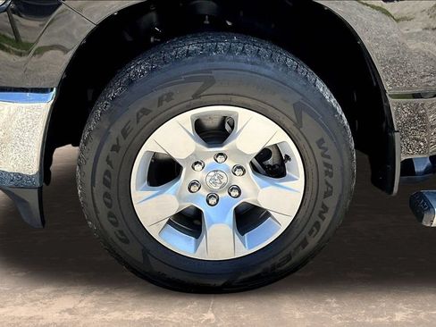 Used 2022 RAM 1500 Big Horn AWD/4WD image 37