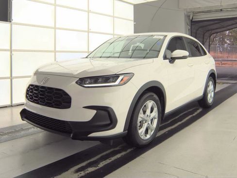 Used 2025 Honda HR-V LX image 1