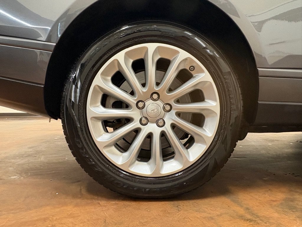 Used 2019 Land Rover Range Rover HSE AWD/4WD image 12
