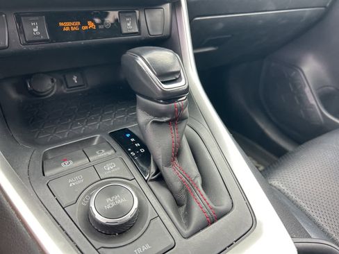 Used 2021 Toyota RAV4 SE w/ Weather & Moonroof Package image 49