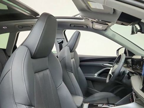 Used 2025 Audi Q5 Premium Plus w/ Premium Plus image 21