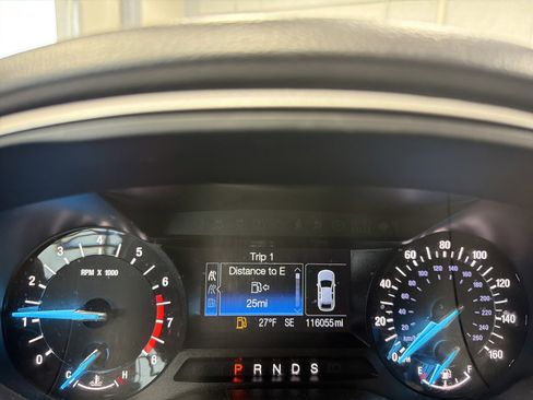 Used 2016 Ford Fusion SE w/ Equipment Group 201A image 12