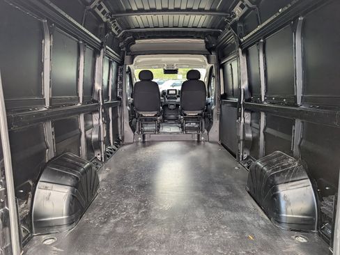 Used 2025 RAM ProMaster 2500 FWD image 24