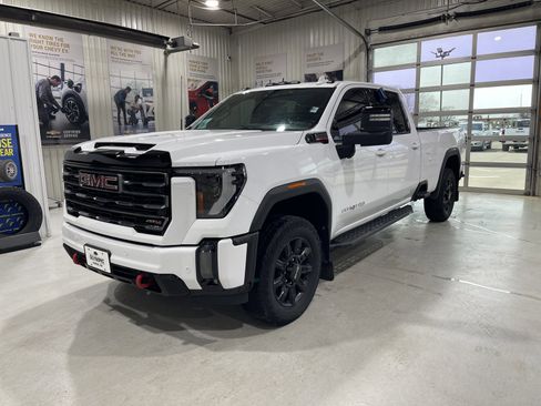 Used 2024 GMC Sierra 3500 AT4 w/ AT4 Premium Plus Package AWD/4WD image 7