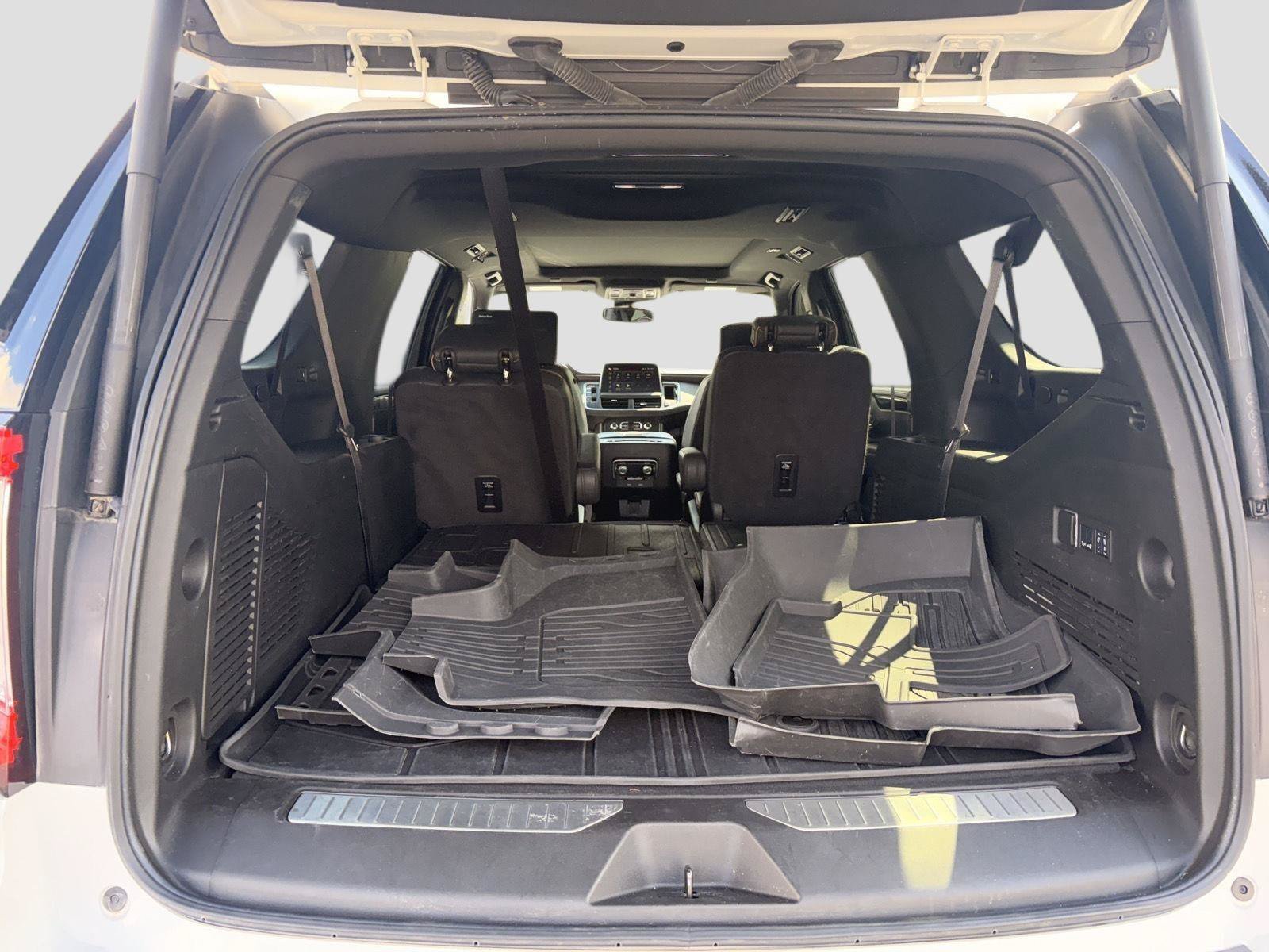Used 2024 GMC Yukon XL AT4 w/ Technology Package AWD/4WD image 18