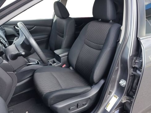 Used 2017 Nissan Rogue SV FWD image 27