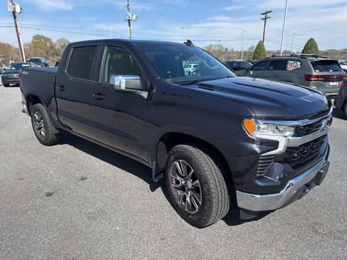 Used 2022 Chevrolet Silverado 1500 LT w/ All Star Edition Plus image 3