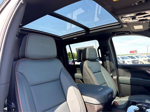 New 2026 GMC Yukon XL AT4 w/ AT4 Premium Plus Package AWD/4WD image 5