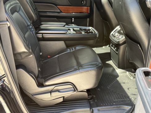 Used 2020 Lincoln Navigator L Reserve RWD image 30