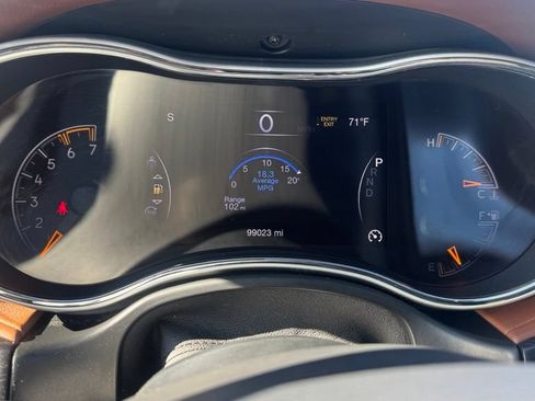 Used 2019 Jeep Grand Cherokee Summit AWD/4WD image 11