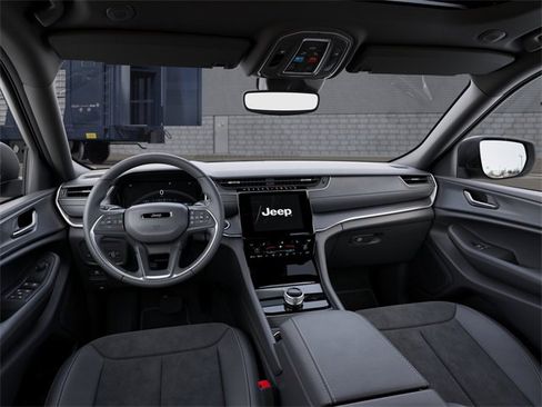 New 2025 Jeep Grand Cherokee Altitude image 8