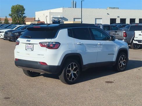 Certified 2024 Jeep Compass Limited image 3