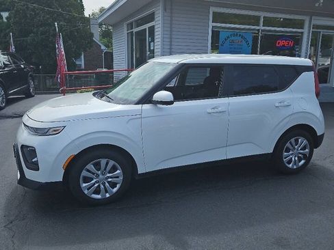 Used 2021 Kia Soul LX FWD image 10