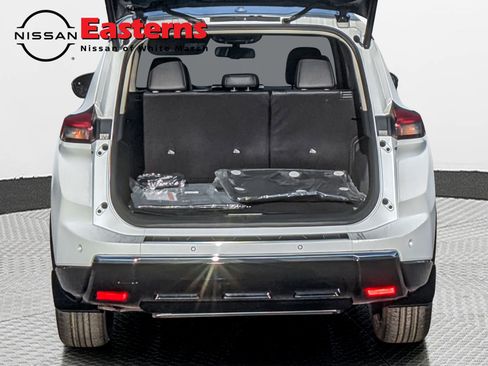 New 2026 Nissan Rogue Platinum image 12