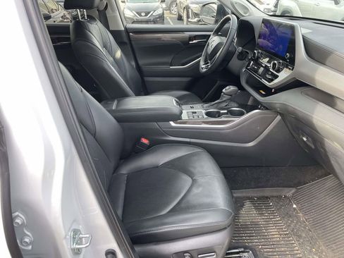 Used 2024 Toyota Highlander Platinum image 49