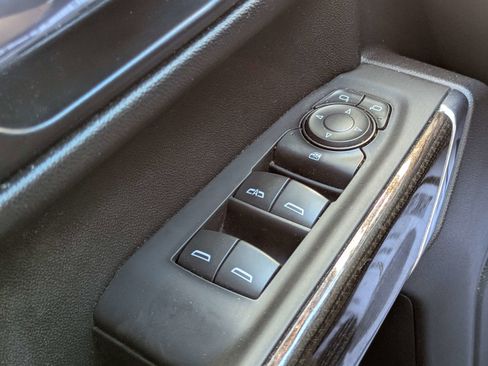 Used 2022 Chevrolet Silverado 1500 LT Trail Boss w/ Convenience Package II image 23