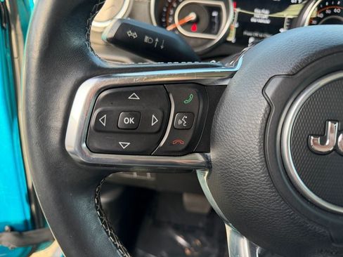 Used 2019 Jeep Wrangler Unlimited Sahara AWD/4WD image 15
