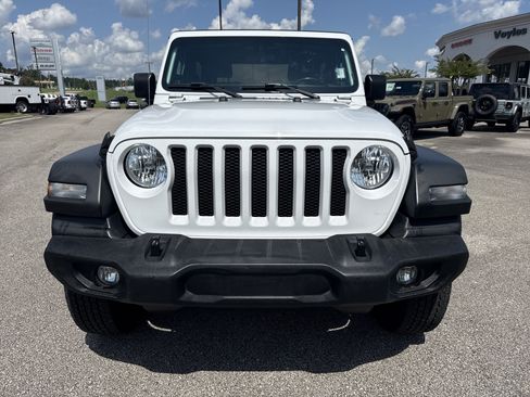 Used 2020 Jeep Wrangler Sport AWD/4WD image 2