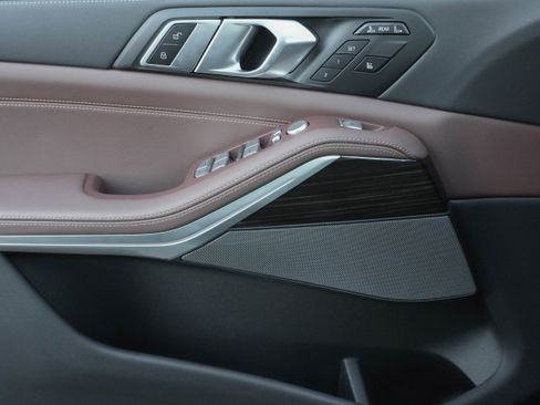 Certified 2025 BMW X7 xDrive40i image 30