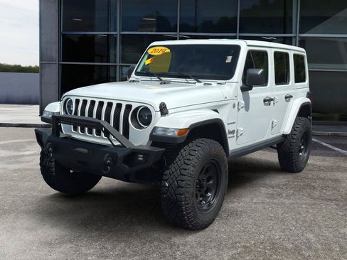 Used 2019 Jeep Wrangler Unlimited Sahara w/ Cold Weather Group AWD/4WD image 2