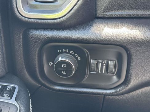 Used 2024 RAM 2500 Laramie AWD/4WD image 23