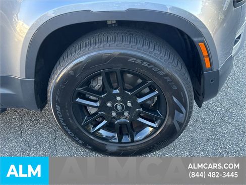 Used 2023 Land Rover Defender 110 SE image 14