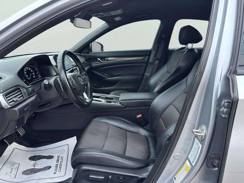 Used 2018 Honda Accord Sport image 9