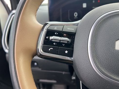 Certified 2025 Kia Sorento SX Prestige w/ Olive Brown Leather Package image 15