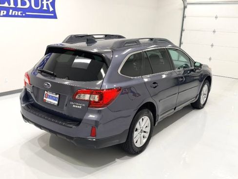 Used 2016 Subaru Outback 2.5i Premium image 3