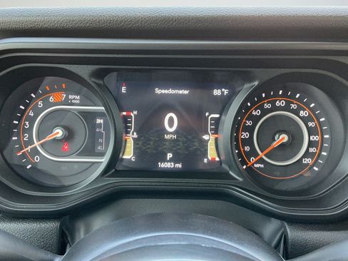 Used 2025 Jeep Wrangler Sport AWD/4WD image 11