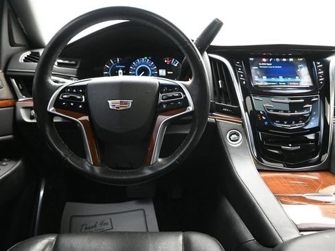 Used 2018 Cadillac Escalade ESV Premium Luxury AWD/4WD image 15