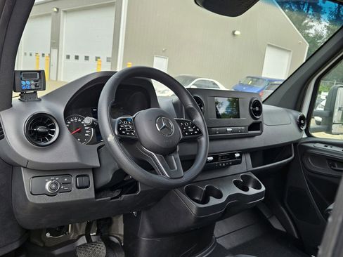 Used 2023 Mercedes-Benz Sprinter 3500 image 14