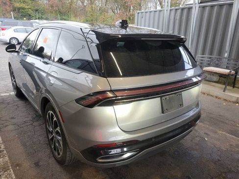 Used 2024 Lincoln Nautilus Reserve image 2