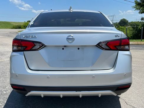 Used 2020 Nissan Versa SV FWD image 7