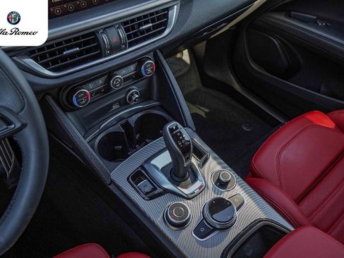 New 2025 Alfa Romeo Stelvio Sprint w/ Veloce Package AWD/4WD image 14