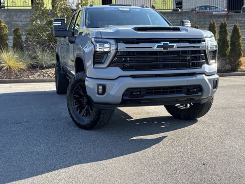 Used 2024 Chevrolet Silverado 2500 LTZ w/ LTZ Plus Package image 2