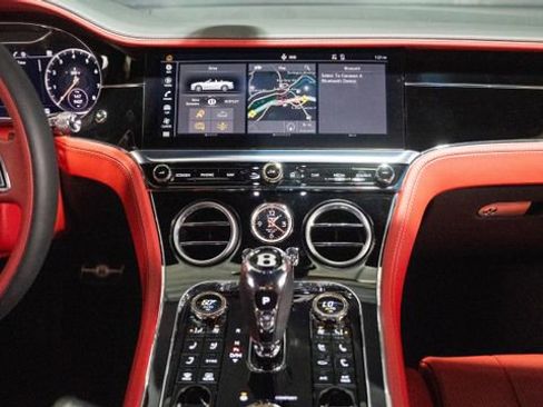 Used 2022 Bentley Continental GT image 8