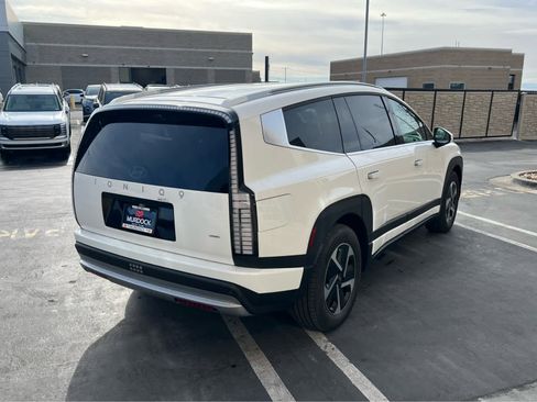 New 2026 Hyundai Ioniq 9 SE image 8