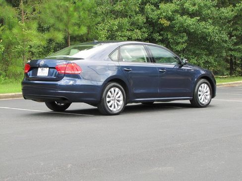 Used 2015 Volkswagen Passat 1.8T Wolfsburg Edition w/ Technology Package FWD image 6