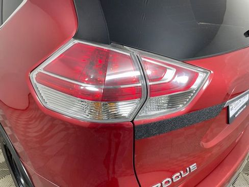 Used 2015 Nissan Rogue S w/ S Family Package FWD image 17